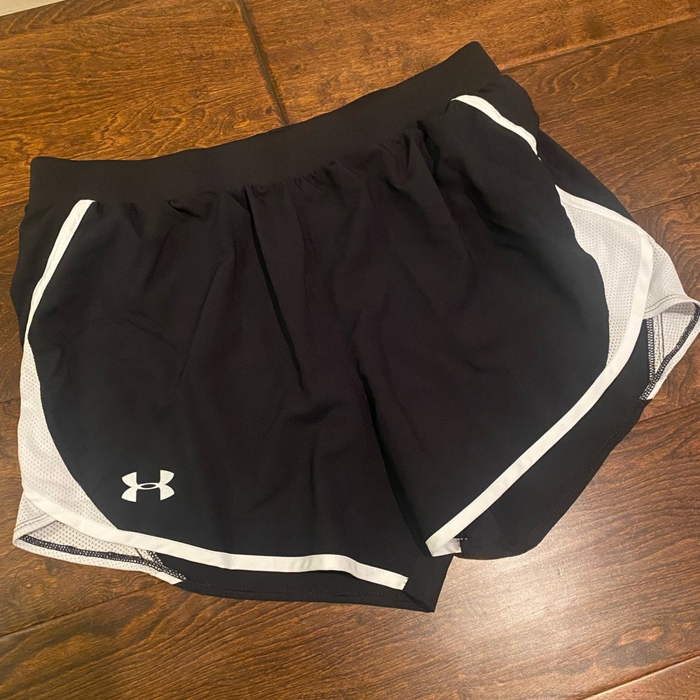 Under Armour Shorts Size Medium